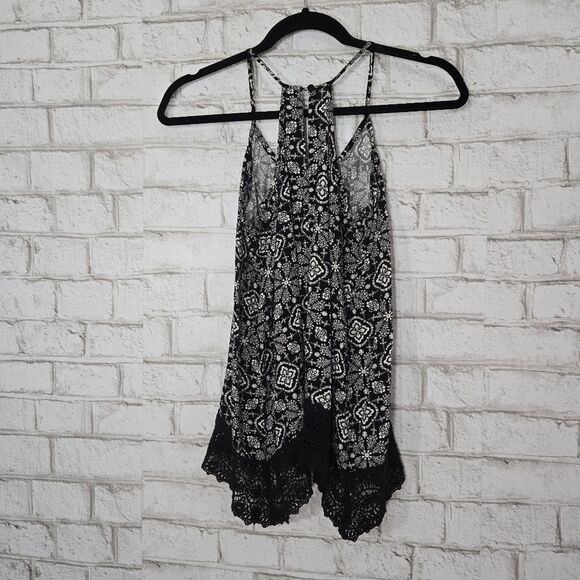 Mossimo Supply Co printed tank - Picture 8 of 11